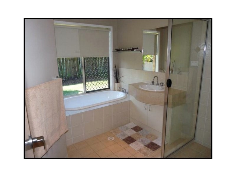 62 Hayward Avenue, Cashmere QLD 4500