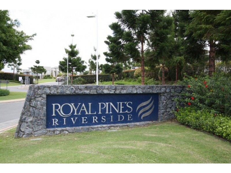 24 Circa Vista Court, Benowa QLD 4217