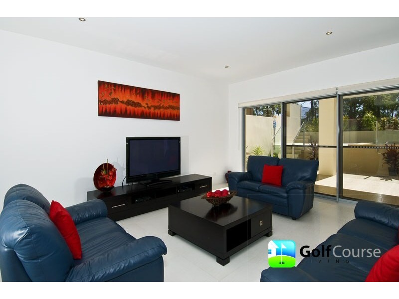 8002 Vista Court, Ashmore QLD 4214