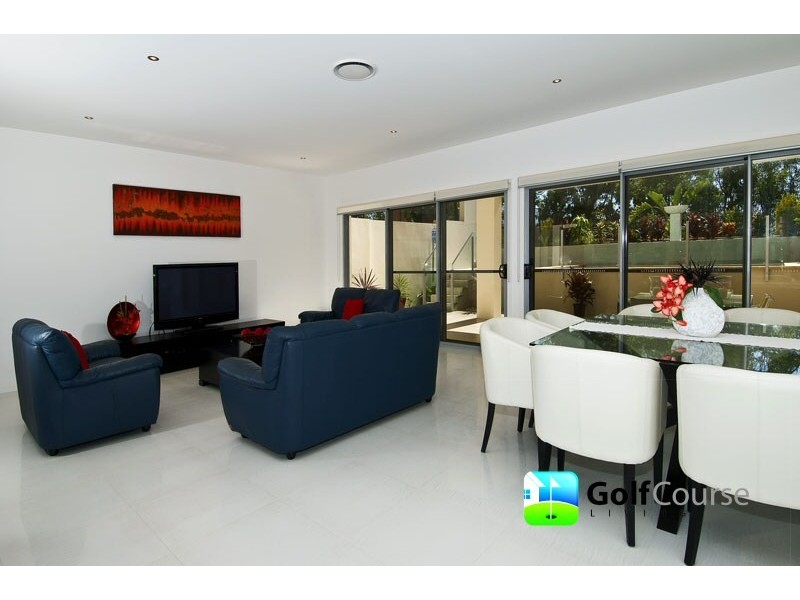 8002 Vista Court, Ashmore QLD 4214