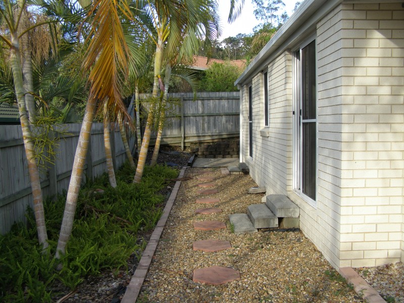 2 Eric Sykes Close, Parkwood QLD 4214