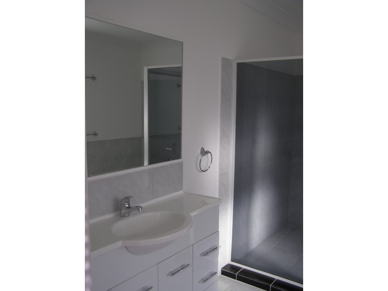 2 Eric Sykes Close, Parkwood QLD 4214