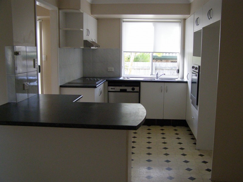 2 Eric Sykes Close, Parkwood QLD 4214