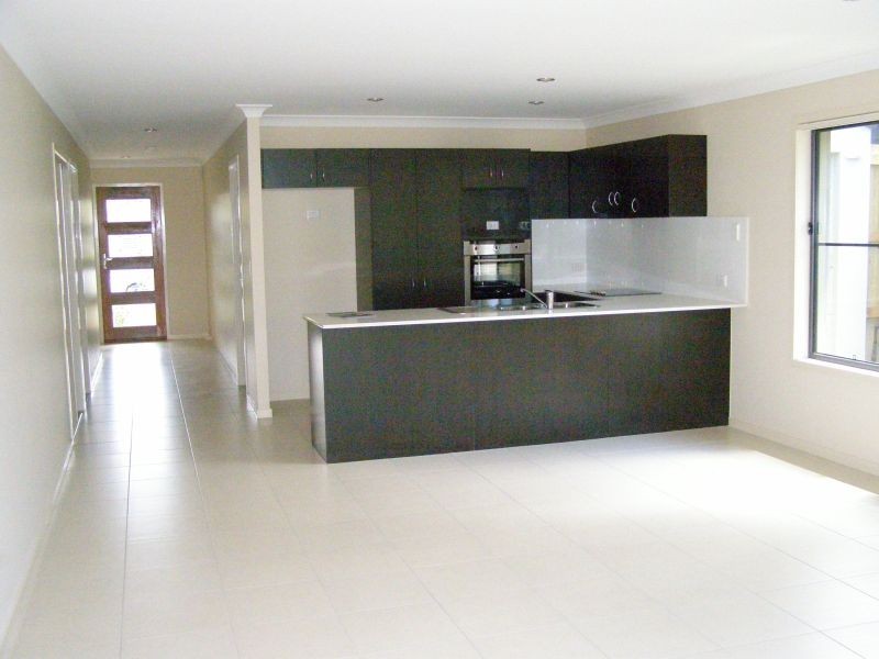 9 Christopher Street, Pimpama QLD 4209