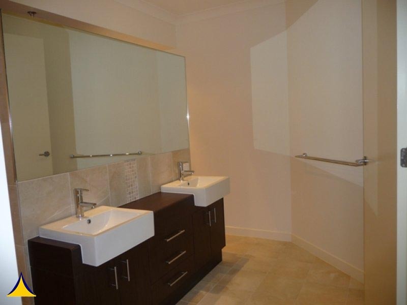 3 Greenvale Close, Smithfield QLD 4878