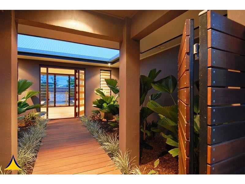 3 Greenvale Close, Smithfield QLD 4878