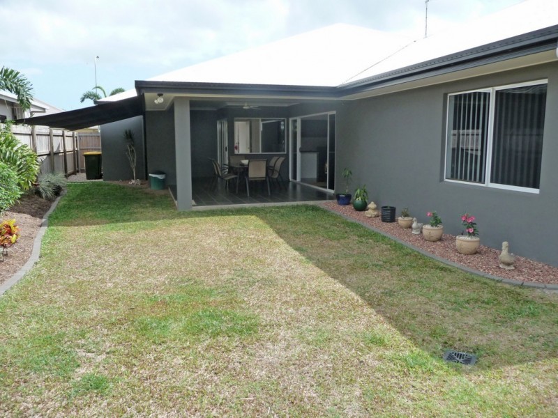 8 Hockey Avenue, Smithfield QLD 4878