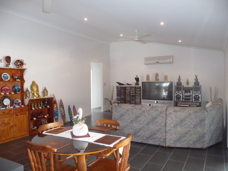 8 Hockey Avenue, Smithfield QLD 4878