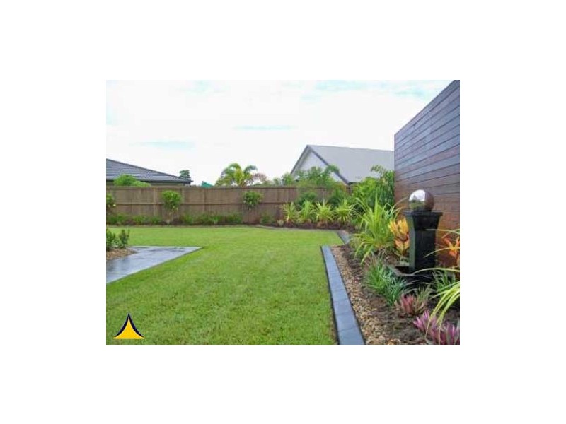 5 Bushlark Place, Smithfield QLD 4878