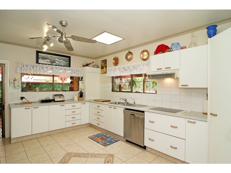 17 Bayview Street, Bayview Heights QLD 4868