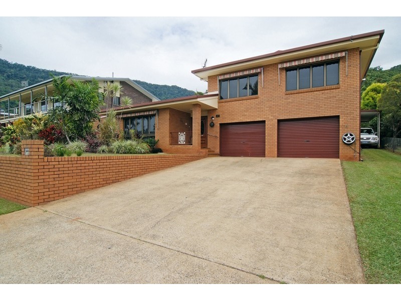 17 Bayview Street, Bayview Heights QLD 4868