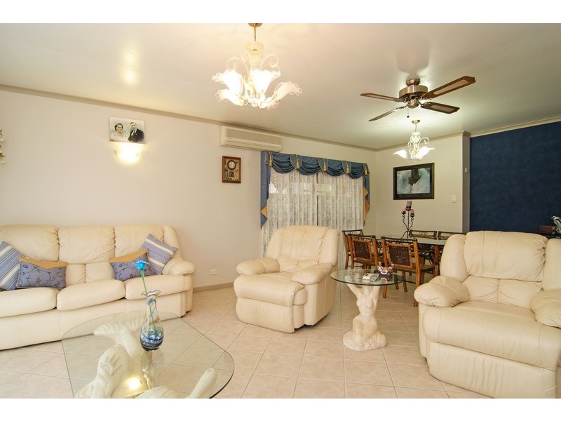 17 Bayview Street, Bayview Heights QLD 4868