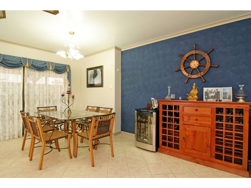 17 Bayview Street, Bayview Heights QLD 4868
