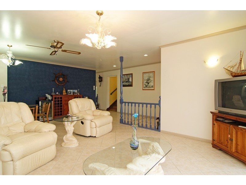 17 Bayview Street, Bayview Heights QLD 4868