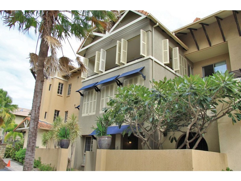 908/2 Greenslopes Street, Cairns North QLD 4870