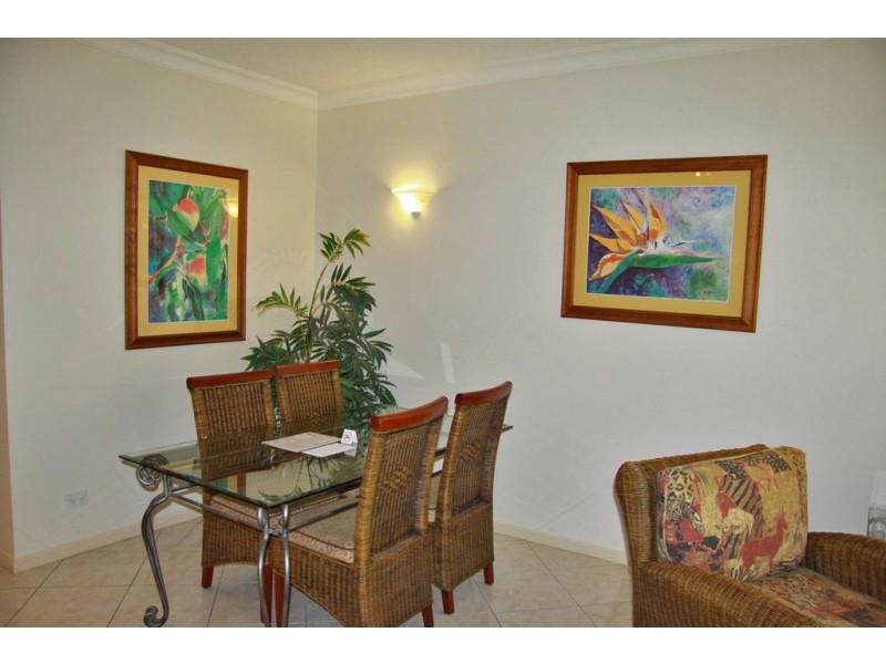 908/2 Greenslopes Street, Cairns North QLD 4870