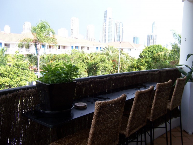 25/16 Purli Street, Chevron Island QLD 4217