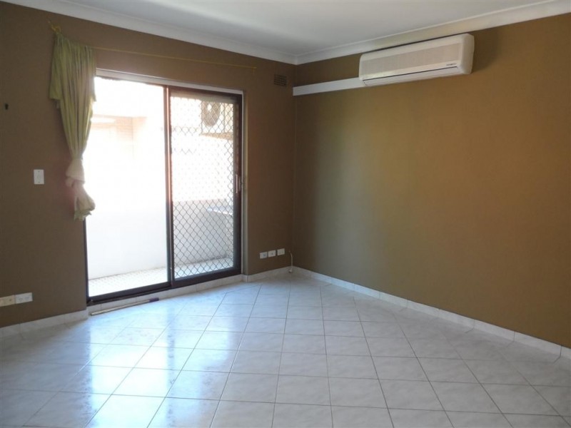 8/4 Fisher St, Cabramatta NSW 2166