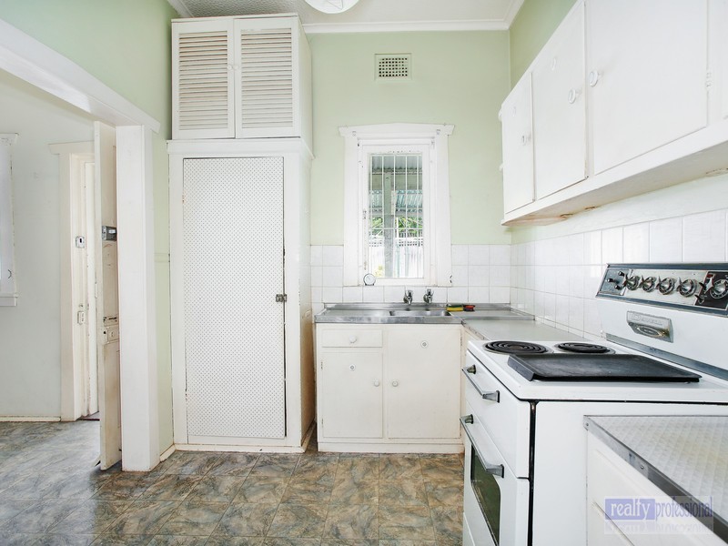 35 Russell St, Russell Lea NSW 2046