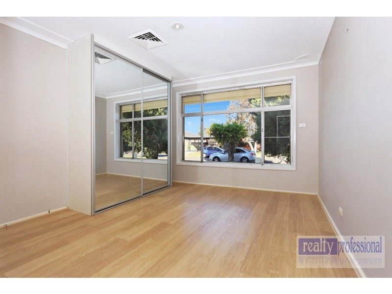 26 Longstaff Ave, Chipping Norton NSW 2170