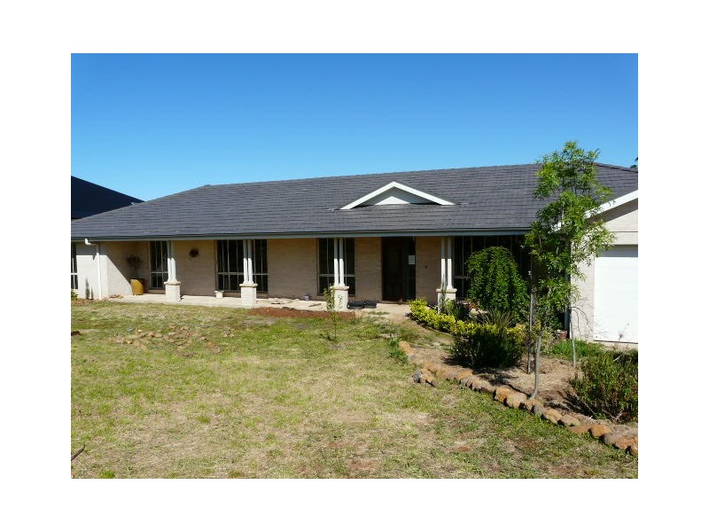 4 Hanrahan Place, Robertson NSW 2577