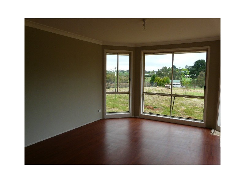 4 Hanrahan Place, Robertson NSW 2577