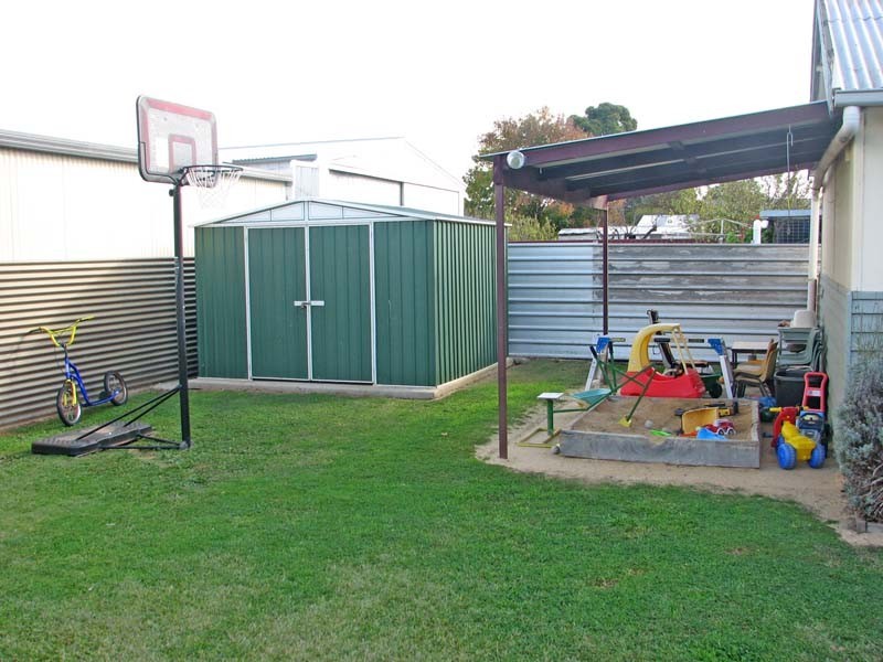 16 Pullar Street, Kyabram VIC 3620