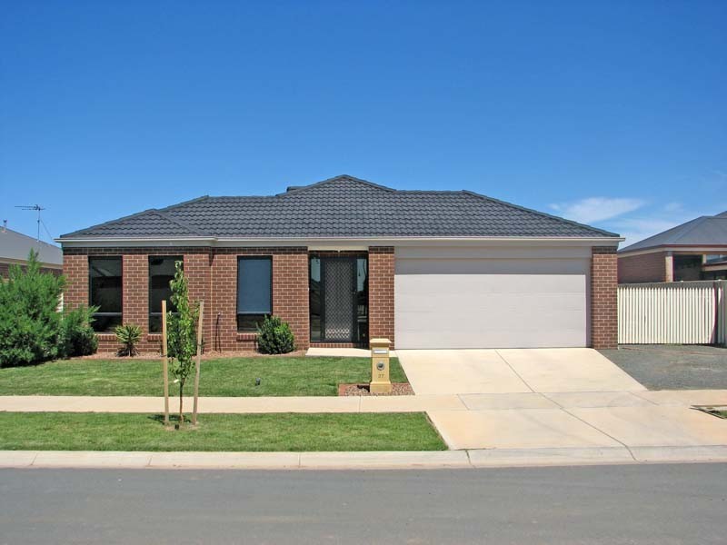 37 Tehan Avenue, Kyabram VIC 3620