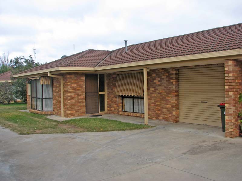 2/152 Fenaughty Street, Kyabram VIC 3620