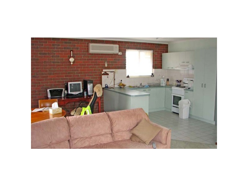 1 & 2/95 Albion Street, Kyabram VIC 3620