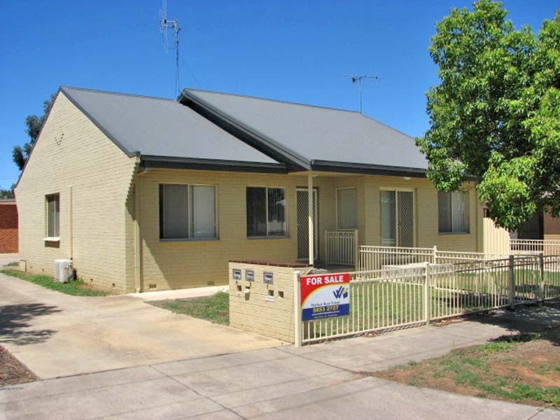 1 & 2/5 Sawers Avenue, Kyabram VIC 3620