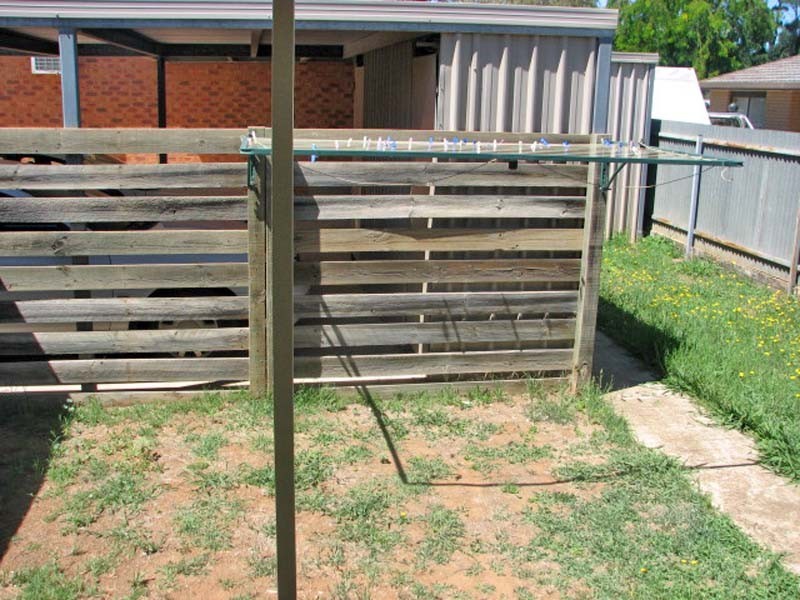 1 & 2/5 Sawers Avenue, Kyabram VIC 3620