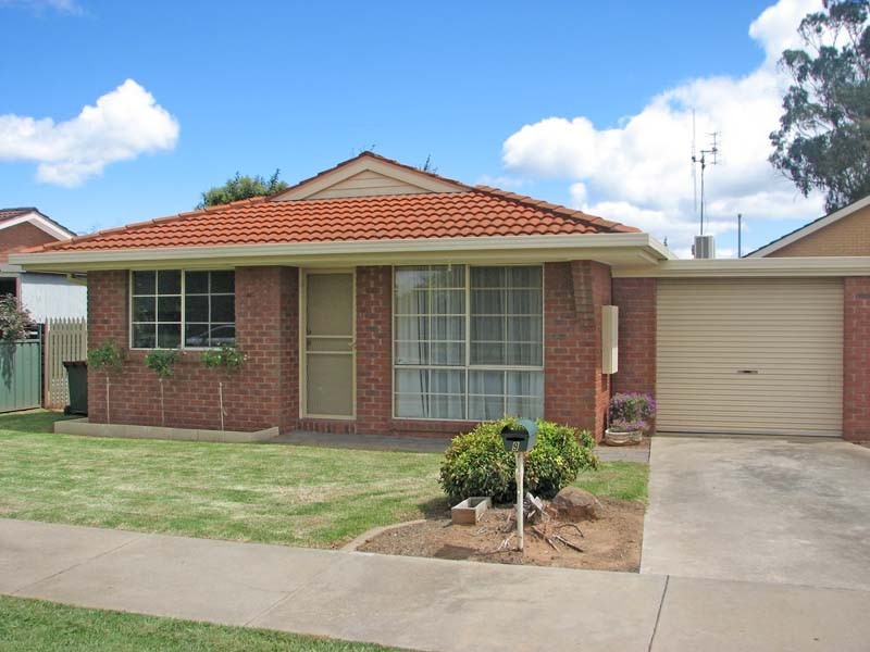 9 Barton Road, Kyabram VIC 3620