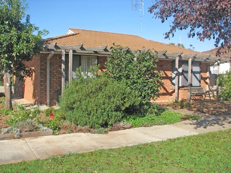 2/18 Mackie Street, Kyabram VIC 3620