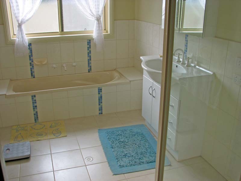 2/10 Ross Street, Mooroopna VIC 3629