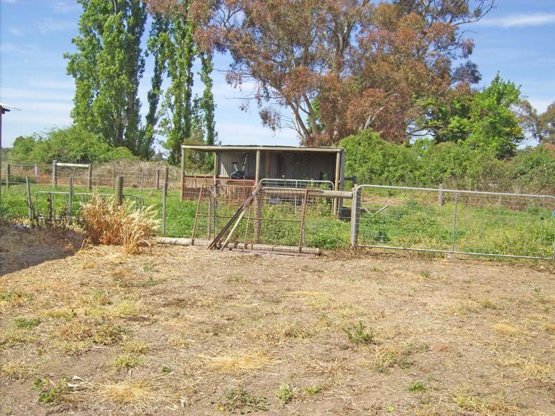 8 Dunstone Road, Kyabram VIC 3620