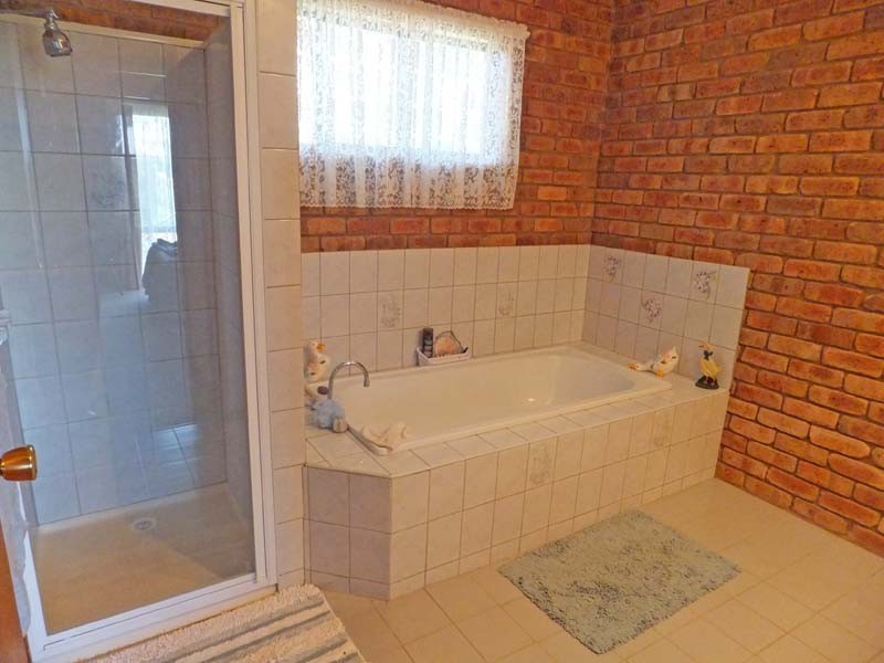 24 Tehan Avenue, Kyabram VIC 3620