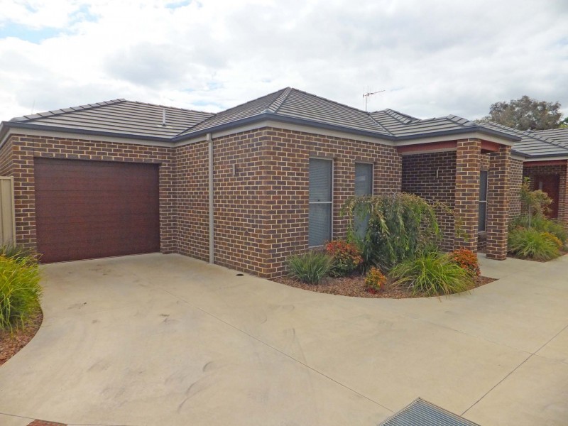 2/239 Fenaughty Street, Kyabram VIC 3620