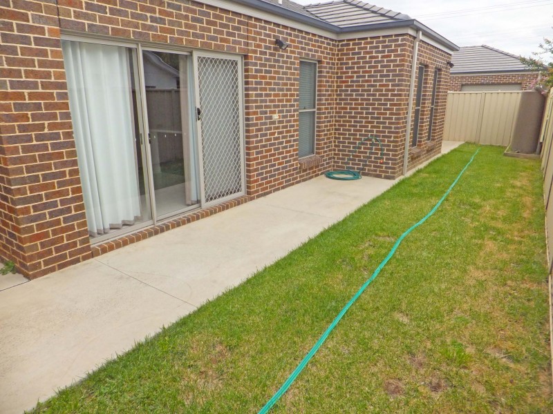 2/239 Fenaughty Street, Kyabram VIC 3620