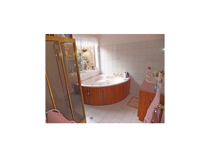 23 Outram Avenue, Kyabram VIC 3620