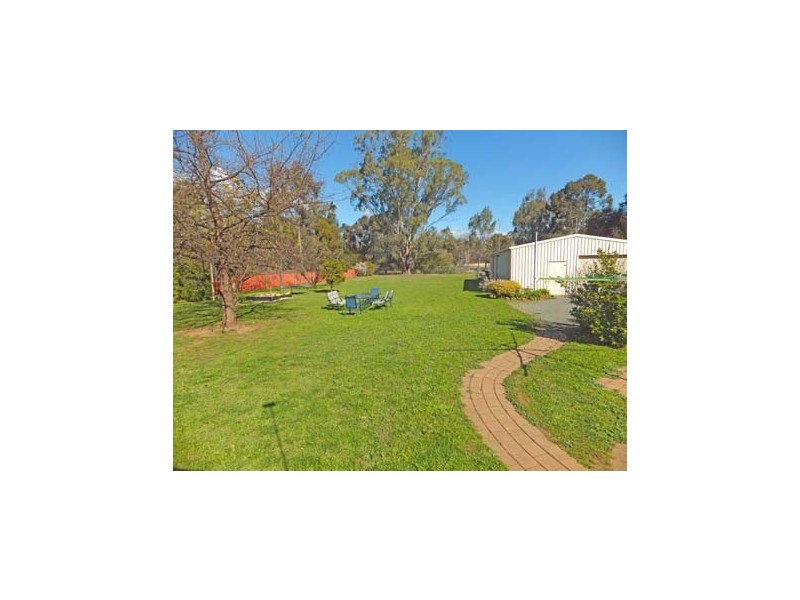 9 Munro Crescent, Kyabram VIC 3620