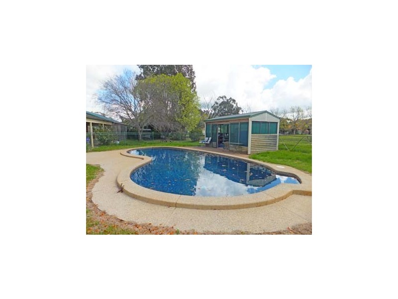 6 Gardadale Drive, Kyabram VIC 3620