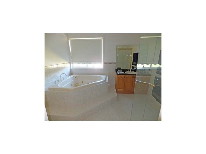 10 Curtis Court, Kyabram VIC 3620