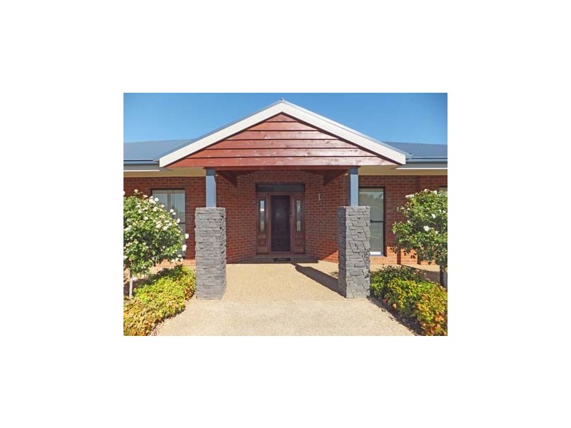 10 Jenmar Drive, Kyabram VIC 3620