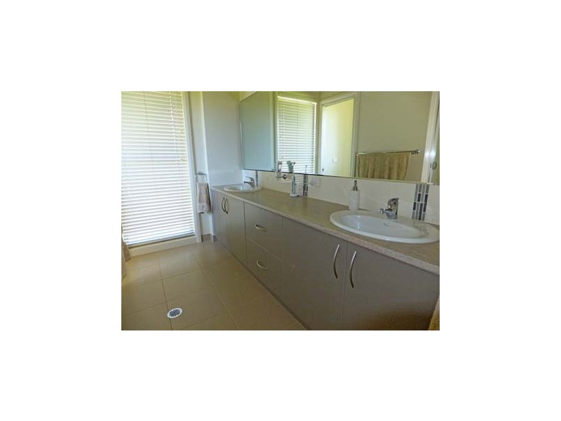 10 Jenmar Drive, Kyabram VIC 3620