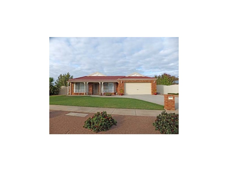 10 Eden Grove, Kyabram VIC 3620