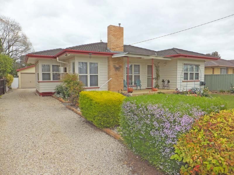 38 Fenaughty Street, Kyabram VIC 3620