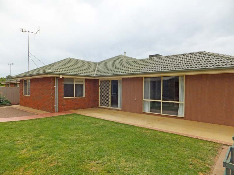 21 Munro Crescent, Kyabram VIC 3620