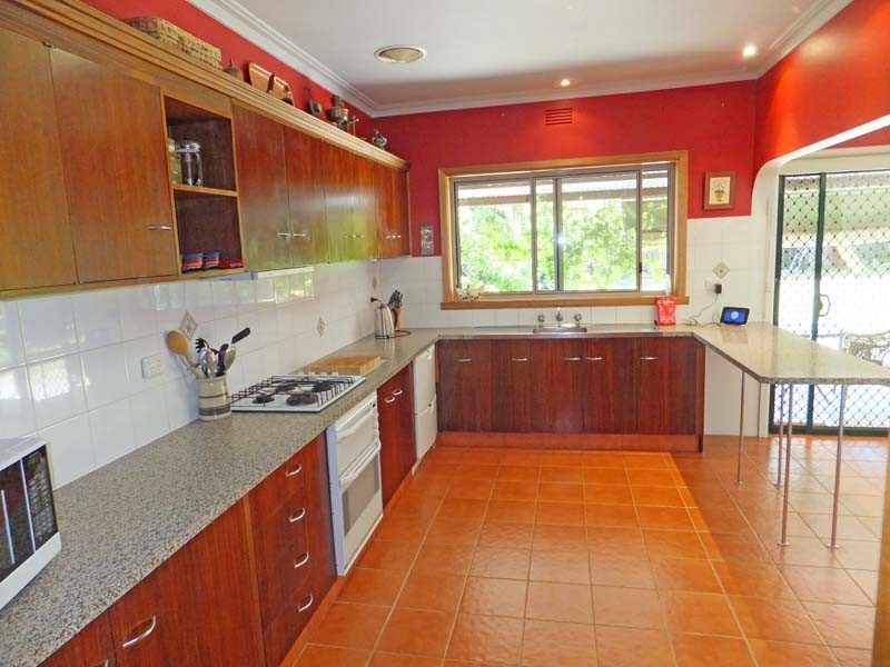 12 Jacaranda Avenue, Kyabram VIC 3620