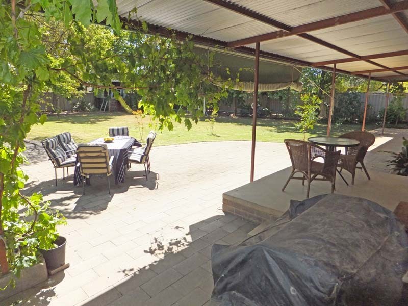 12 Jacaranda Avenue, Kyabram VIC 3620